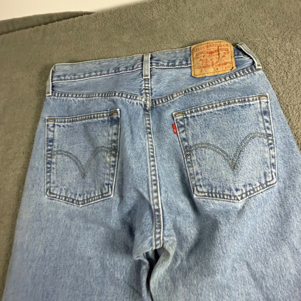 Levis 501 Original Fit Light Wash Blue Denim Straight Leg Jeans W32 L36